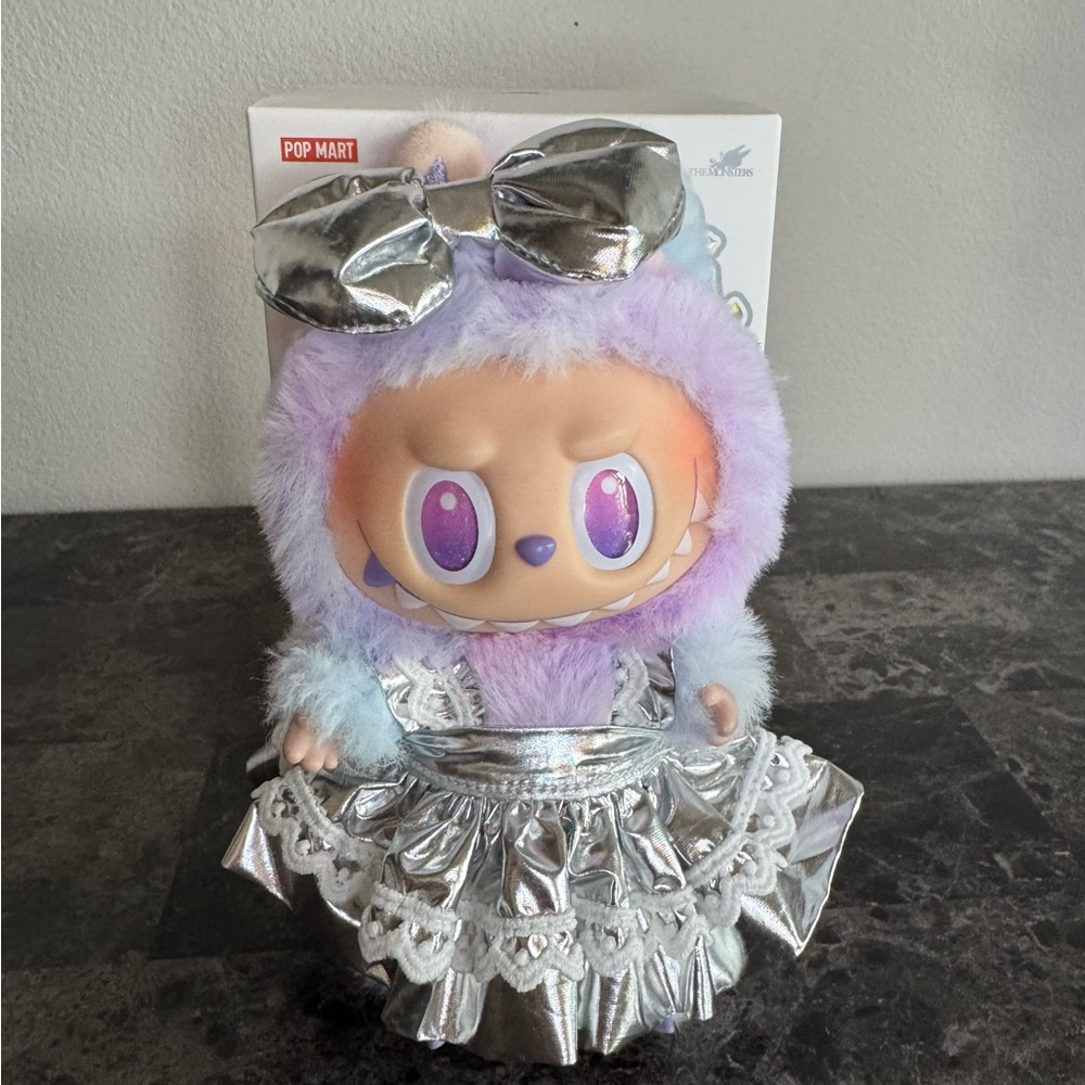 Pop Mart The Monsters Labubu - Big Into Energy Luck BNIB